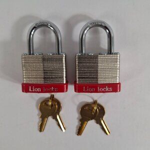Lion Locks 2  Keyed-Alike Padlocks w/ 1.25" Shackle, 4 Keys Hardened Steel Case